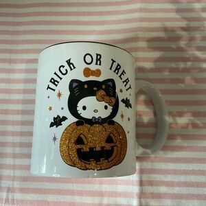 Hello Kitty Trick or Treat Mug - White and Gold